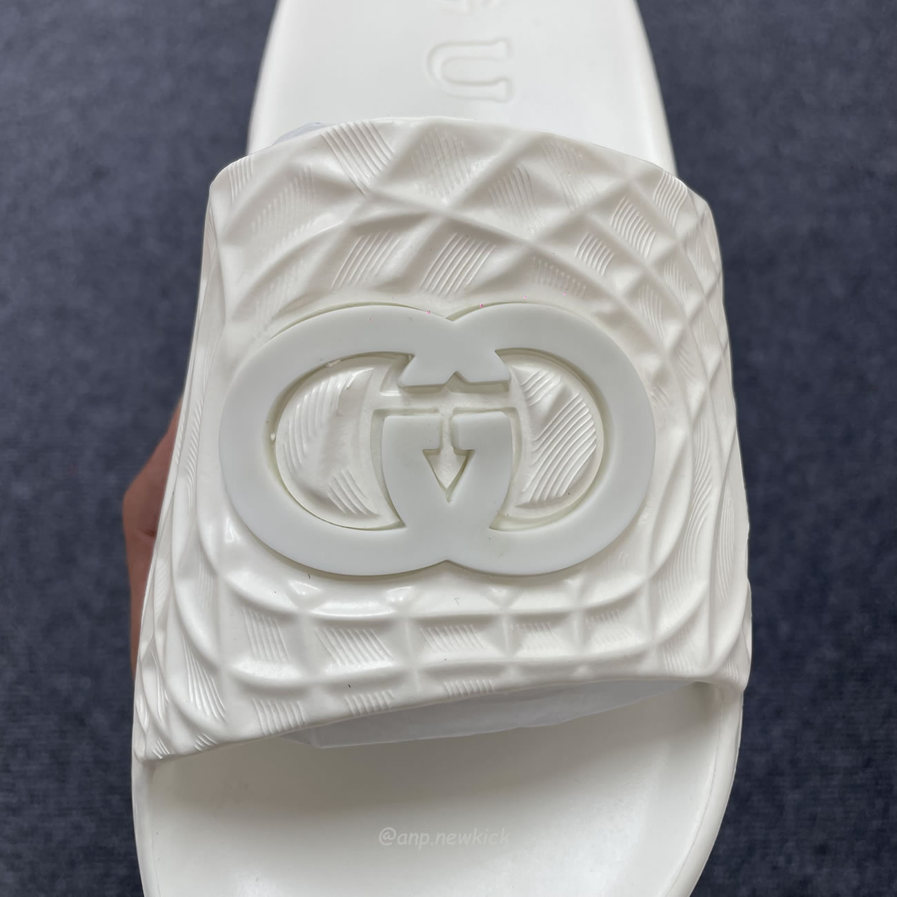 Gucci Slide Sandal Interlocking G Water Ripples 770801 J8710 1000 (4) - www.newkick.vip